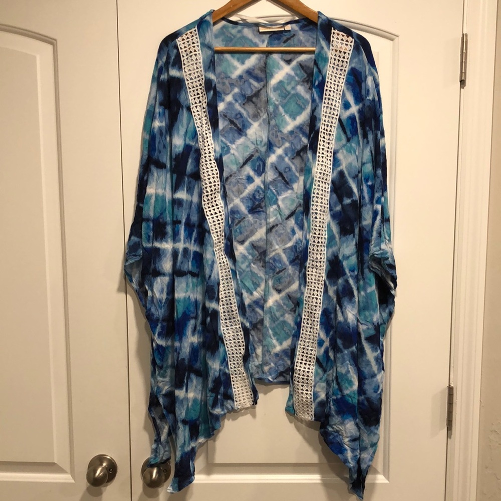 NWOT - Hailey Lyn Blue Tie-Dye Open Placket Short Sleeve Duster